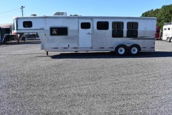 2006 Exiss 7407LQ 4 Horse Trailer with 7' Short Wall - Image 8