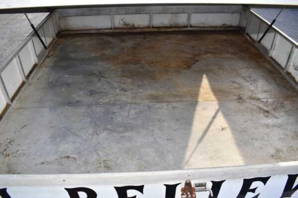 2003 Bloomer 8414LQ 4 Horse Trailer with 14' Short Wall - Image 9