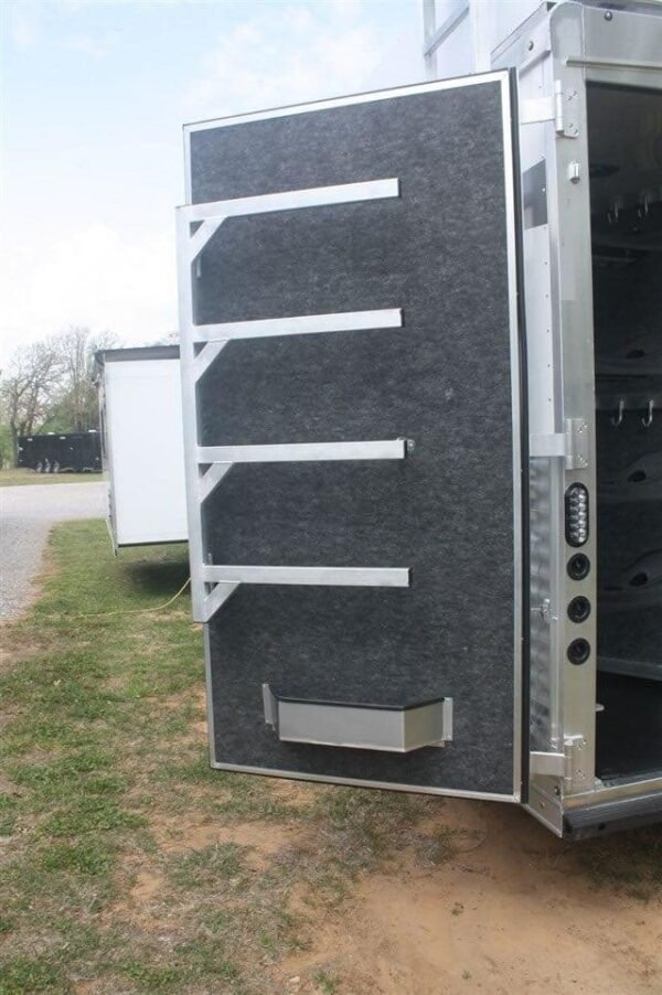 2019 Lakota Charger 4 Horse LQ with 15' Short Wall - Image 10