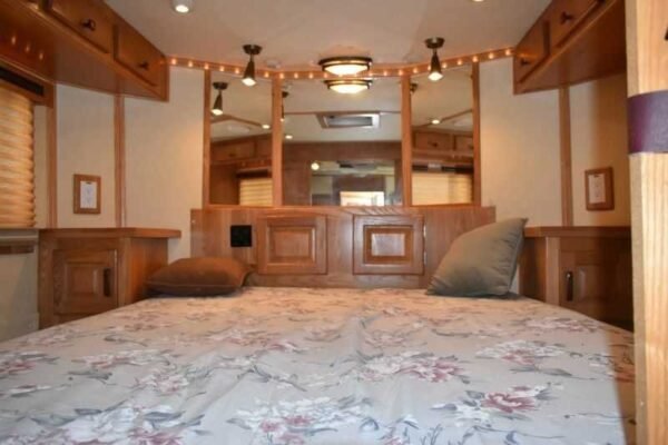 2005 Sundowner Sunlite  6LQ Horse Trailer with 11' Short Wall 725 Grand Sierra 8612GLQ MidTack - Image 20