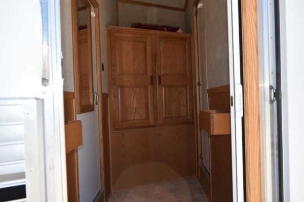 2005 Sundowner Sunlite  6LQ Horse Trailer with 11' Short Wall 725 Grand Sierra 8612GLQ MidTack - Image 45